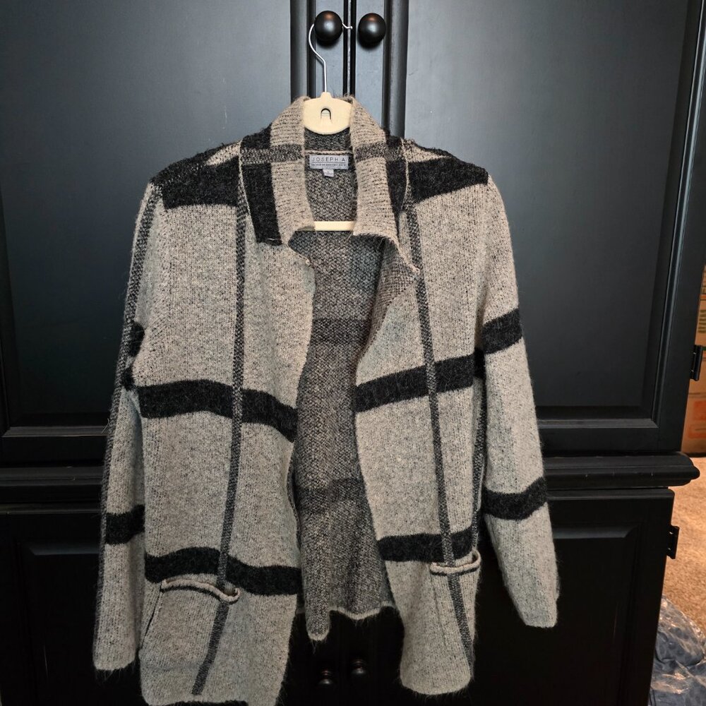Sale! Joseph A Sweater